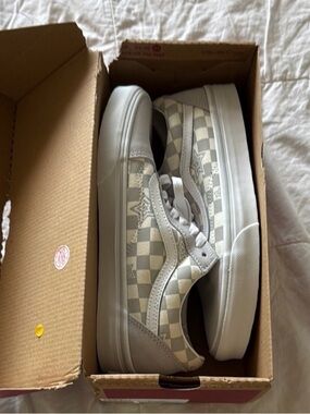 Checkerboard Low Top Sneakers in Light Gray & White